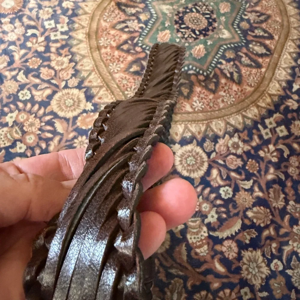 Excellent condition Dark Brown Fauc Leather Belt with antique Gold Buckle. - Picture 5 of 7